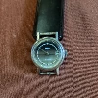 Механичен дамски часовник , снимка 1 - Антикварни и старинни предмети - 40954481