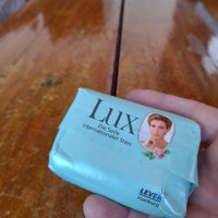 Стар сапун Lux #3, снимка 4 - Други ценни предмети - 40086095