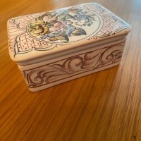 Кутия за бижута от порцелан, снимка 1 - Антикварни и старинни предмети - 41263530