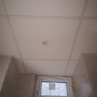 Окачен таван за баня минералфазерни пана 95% влагоустойчивост, снимка 11 - Ремонти на баня - 44418582