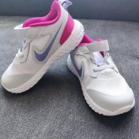 Детски маратонки за момиче Nike Revolution 5, снимка 1 - Детски маратонки - 42020835