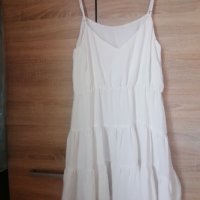 Tussah бяла кокетна рокля, снимка 1 - Рокли - 41457088