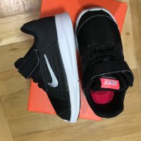 Nike маратонки C5 (21.5) UK 5.5 EUR 22, отлично състояние с кутия, снимка 1 - Детски маратонки - 39340378