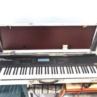 Roland D-70 76-Key Super LA Synthesizer + hard case + Memory Card M256 /JAPAN/, снимка 1 - Синтезатори - 42733001