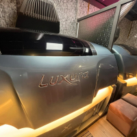 Вертикален солариум (колариум) Luxura V5 и хоризонтален солариум Luxura X10, снимка 7 - Солариуми - 44519661