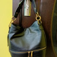 Закачлива ефектна сладка черна дамска чанта, снимка 1 - Чанти - 40799213
