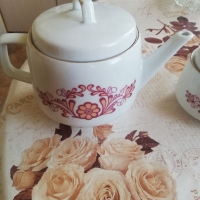 Порцеланов комплект чайник и захарница, снимка 4 - Аксесоари за кухня - 36087082