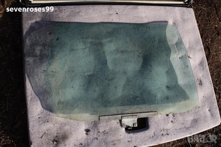 Стъкло задно дясно Фолксваген Пасат B3 B4 1996 VW Passat 3 Комби, снимка 1