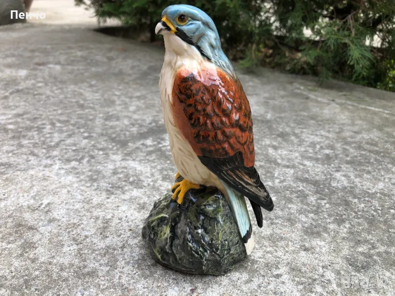 стара порцеланова фигура - 1979г., снимка 1