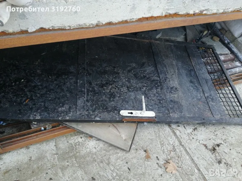 Желязна врата с каса , снимка 1