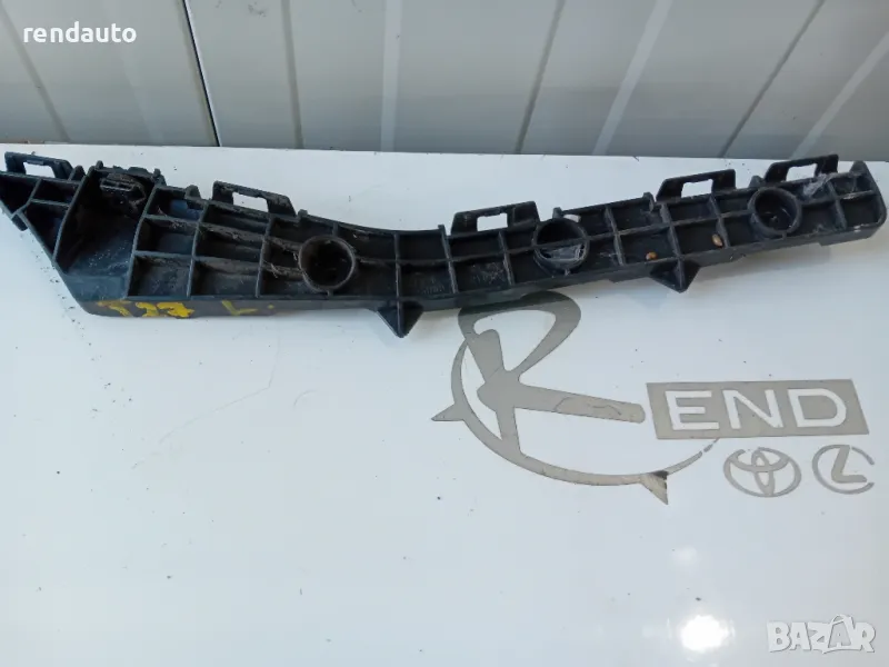 52576-05060 Ляв държач задна броня Toyota Avensis Station Wagon T27 Face 2012-2015, снимка 1