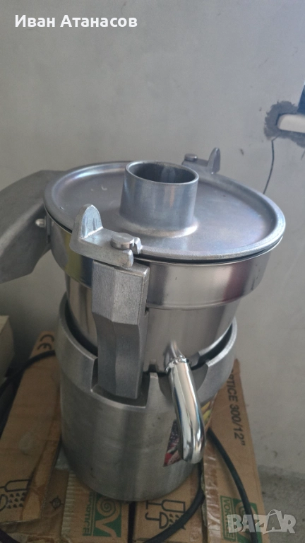 Продавам професионална сокоизтисквачка и посуда, снимка 1