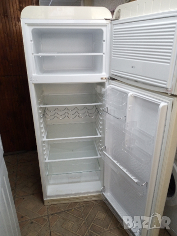 Бежов хладилник с горна камера Smeg ретро дизайн 2 години гаранция!, снимка 8 - Хладилници - 44628809