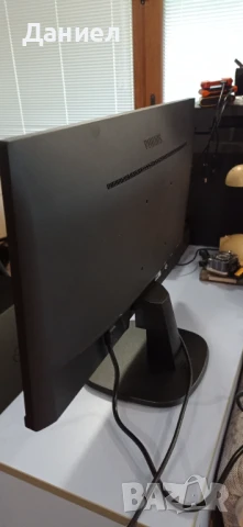 Монитор Philips 243V7QDAB / 23.8" / IPS панел, снимка 3 - Монитори - 51211171