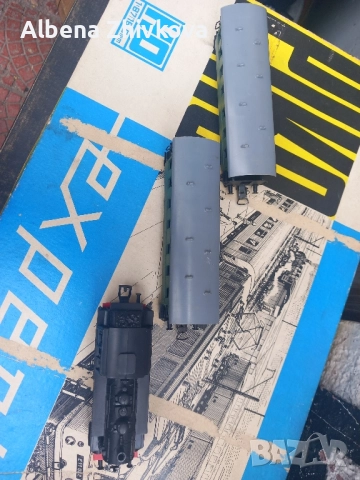 PIKO DZUNIOR с релси стрелка и захранваща, снимка 5 - Влакчета, самолети, хеликоптери - 52050764