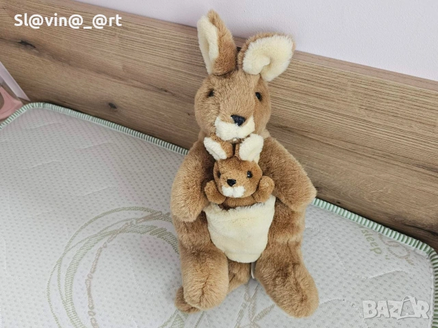Реалистично кенгуро с бебе - Плюшена играчка 