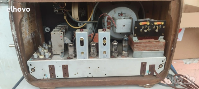 Старо лампово радио Minerva 506W, снимка 3 - Антикварни и старинни предмети - 53721725