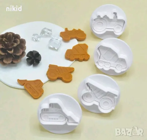 Багер Самосвал Трактор Булдозер 4 бр превозни форми с бутало резци за тесто фондан бисквитки сладки, снимка 3 - Форми - 18769491