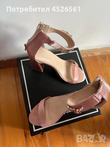 Елегантни розови сатенени сандали с бижу – истински акцент за специални поводи, снимка 4 - Сандали - 52942985