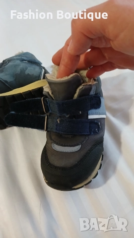 Детски зимни обувки за момче- 24 номер , и пантофи да градина- 23 номер  Цена за двете- 14лв Без заб, снимка 3 - Бебешки боти и ботуши - 51895885