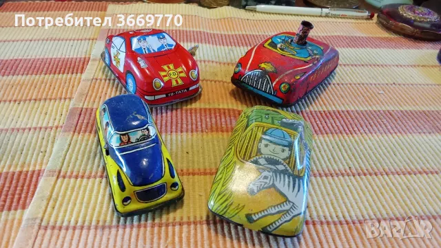 Лот 4 стари метални колички