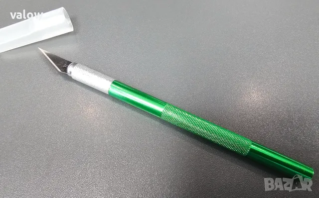 Скалпел нож със сменяеми остриета