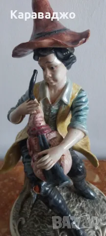 Порцеланов Гайдар, снимка 4 - Статуетки - 49486474