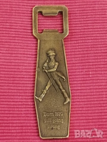 Стара месингова отварячка Джони Уокар. , снимка 6 - Други ценни предмети - 44432373
