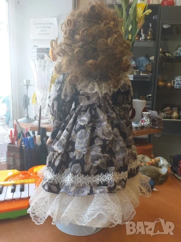 Колекционерска Puppenstube порцеланова кукла , снимка 5 - Колекции - 50549835