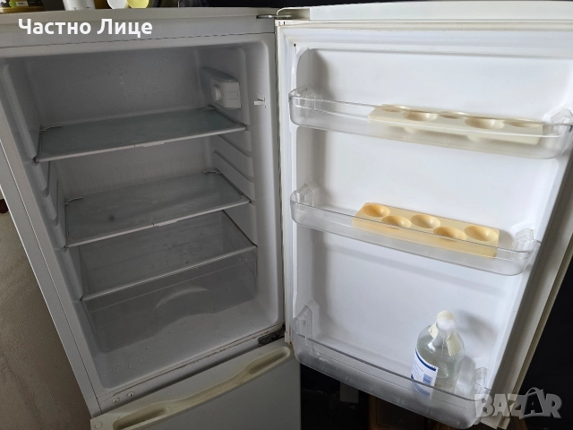 Хладилник с фризер Crown, снимка 2 - Хладилници - 52647000