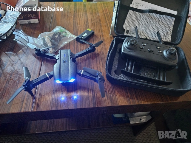 Продавам Дрон с 2 батерий и джойстик, снимка 3 - Дронове и аксесоари - 53132242