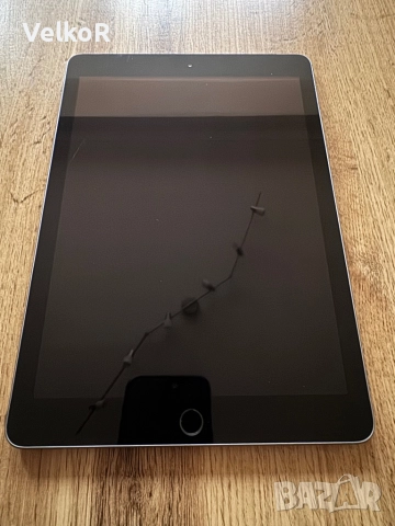 iPad 6th gen - Wi-Fi & Cellular, снимка 3 - Таблети - 51873734