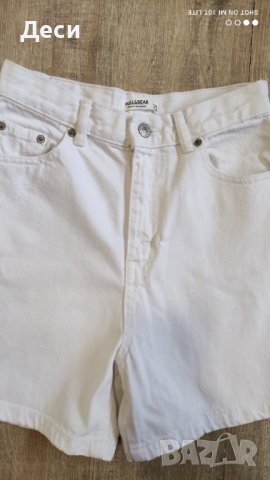 Pull&Bear дънкови панталонки с висока талия , снимка 1 - Къси панталони и бермуди - 41349367