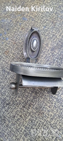 Стара бронзова поставка за тоалетна хартия , снимка 2 - Антикварни и старинни предмети - 51163318