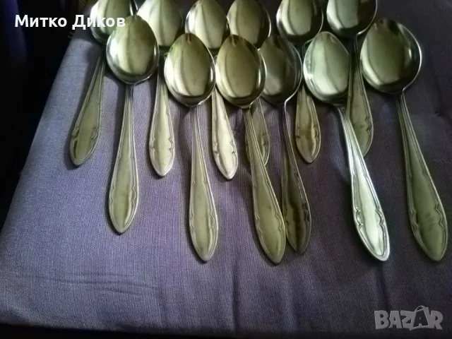 Винтидж от соца нови 12 лъжици на Велико Търново в кутия, снимка 3 - Прибори за хранене, готвене и сервиране - 47678836