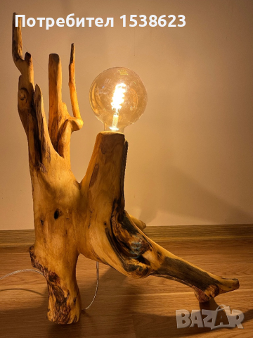 Настолна лампа от дърво., снимка 1 - Настолни лампи - 44700560