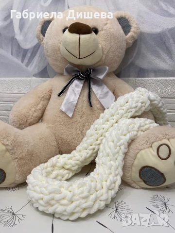 Ръчно плетени одеалца, шапки и шалове., снимка 11 - Спално бельо и завивки - 51197295