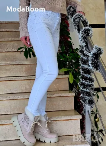 Бели дамски дънки 