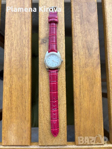 Дамски ръчен часовник