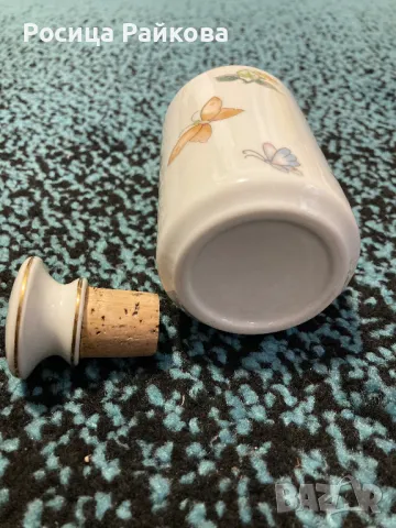 Малко порцеланово шишенце, снимка 4 - Антикварни и старинни предмети - 48482129
