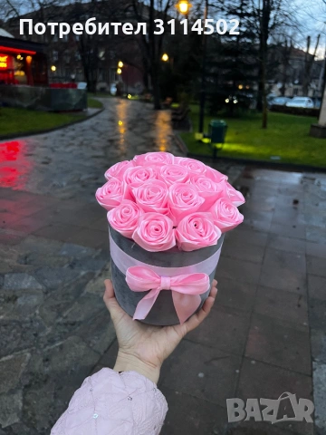 Луксозна кутия с 17 розови сатенени рози – ръчна изработка, снимка 2 - Подаръци за жени - 53597308