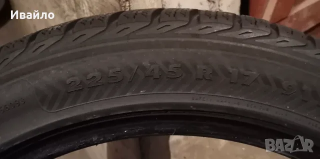 Продавам 2 броя зимни гуми 225.45.17 на 1 сезон дот 2021 Nokian , снимка 3 - Гуми и джанти - 55720460