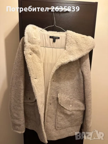 Късо дамско палто с качулка, снимка 3 - Палта, манта - 52213254