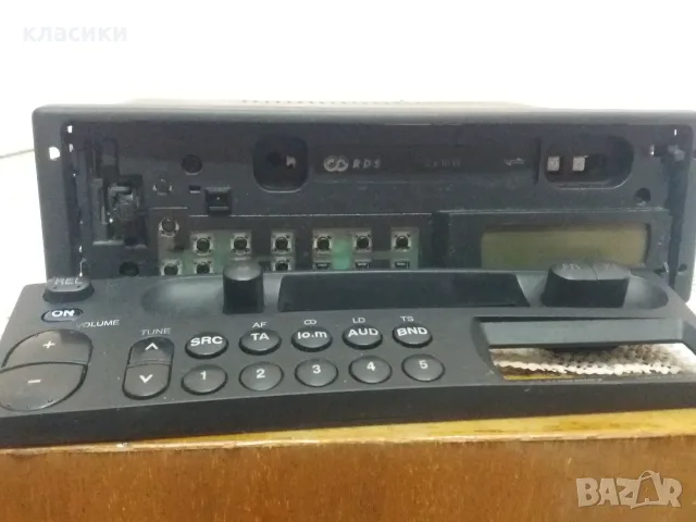 Авто радио BLAUPUNKT , снимка 3 - Радиокасетофони, транзистори - 55875072