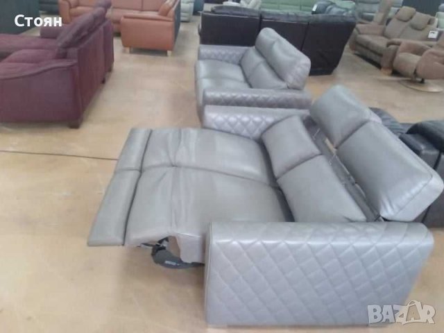 Сиви кожени дивани тройка и двойка с релаксиращ механизъм, снимка 11 - Дивани и мека мебел - 39977195