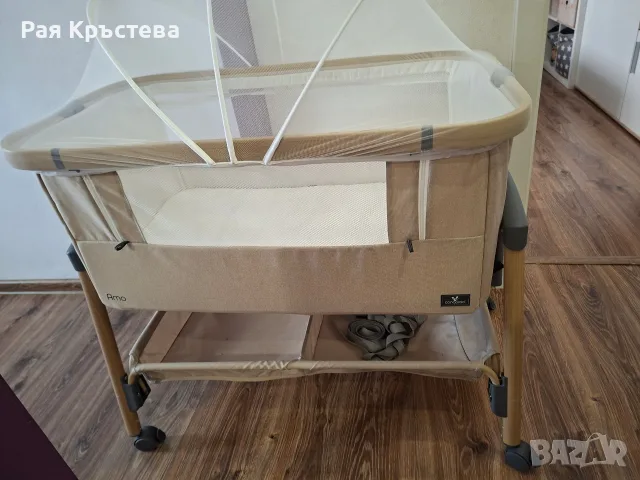 Next to me бебешко легло