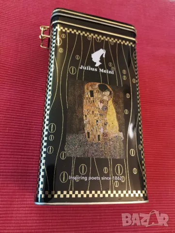 Кутия за кафе Целувката, Густав Климт. 