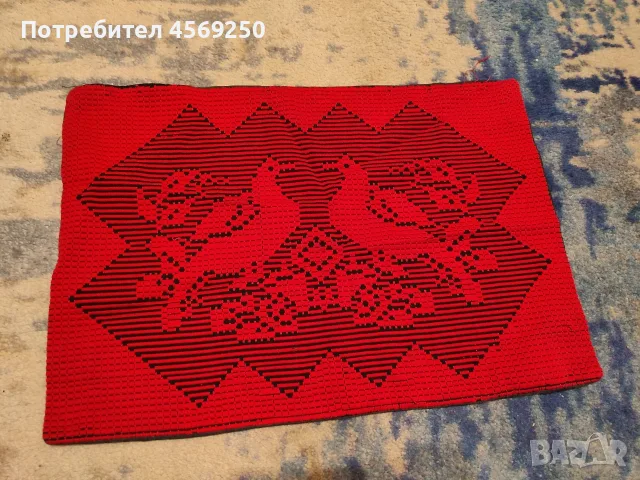 Декоративна плетена калъфка за възглавница – Битови орнаменти / Ръчна изработка (Червено и Черно), снимка 2 - Декорация за дома - 55752597
