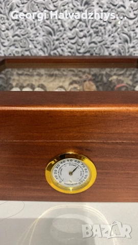 Хумидор за пури с калено стъклено прозорче пълно с пури , снимка 4 - Филателия - 53656842