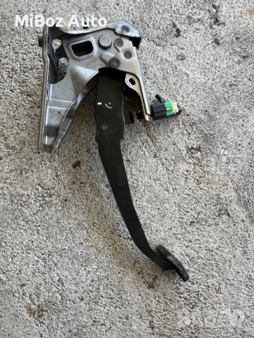 Педал спирачка Мицубиши Аутлендър 2 Mitsubishi Outlander (2006-2012), снимка 2 - Части - 51164365